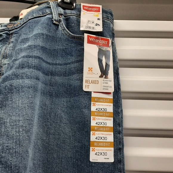 Wrangler Mens Jeans Size 42 Relaxed Fit Distressed Denim - Picture 5 of 11